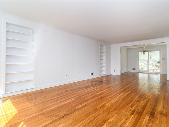 5th image of 84 Pleasant St