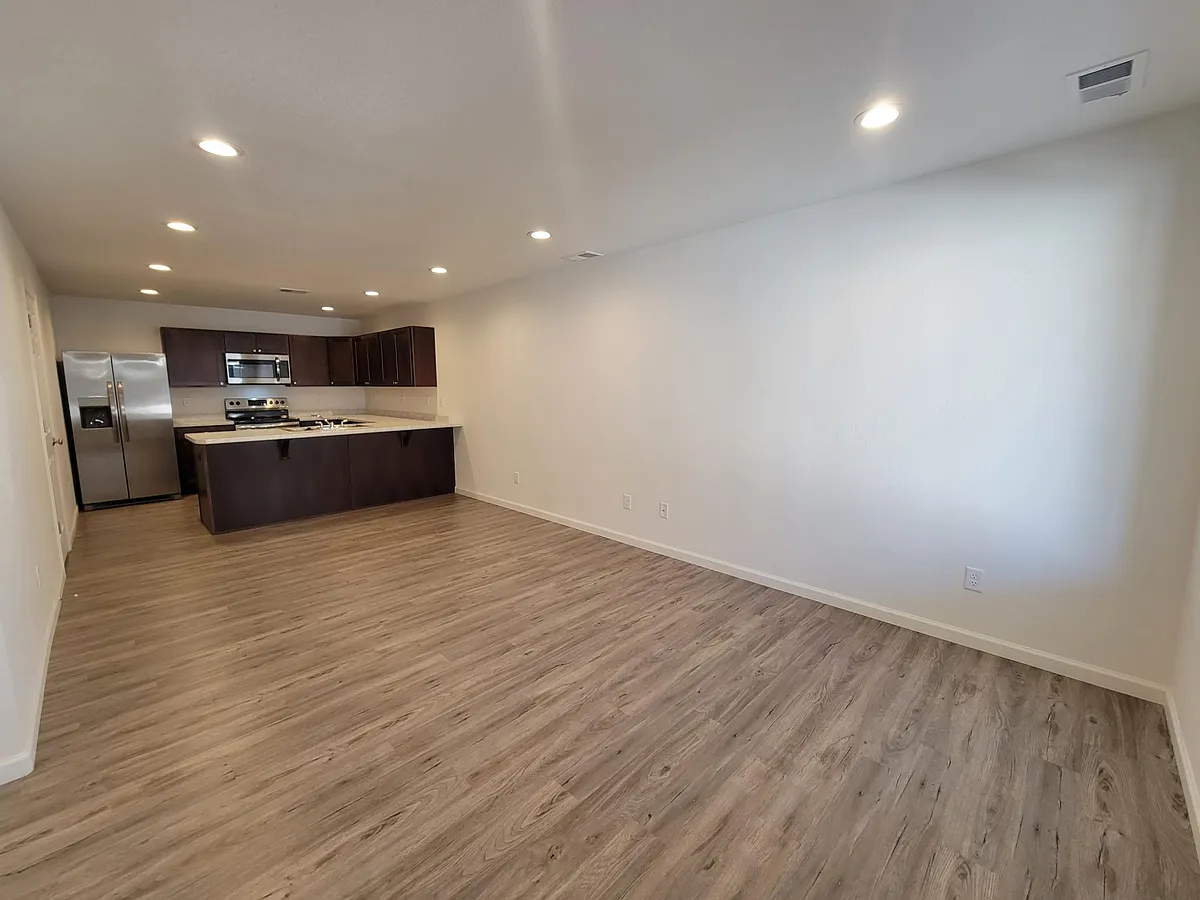Building Photo - 2303 Wills Rd #D