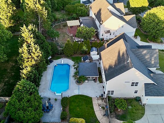 2nd image of 120 Plyersmill Rd