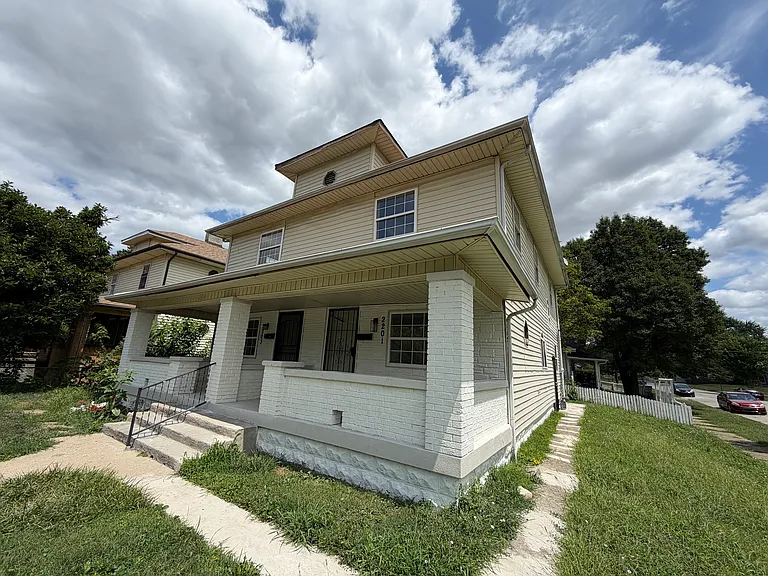 2201 E Riverside Dr #2201 — Photo 2