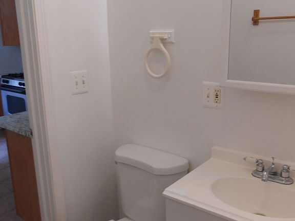 5th image of 1337 S Fairfield Ave #2
