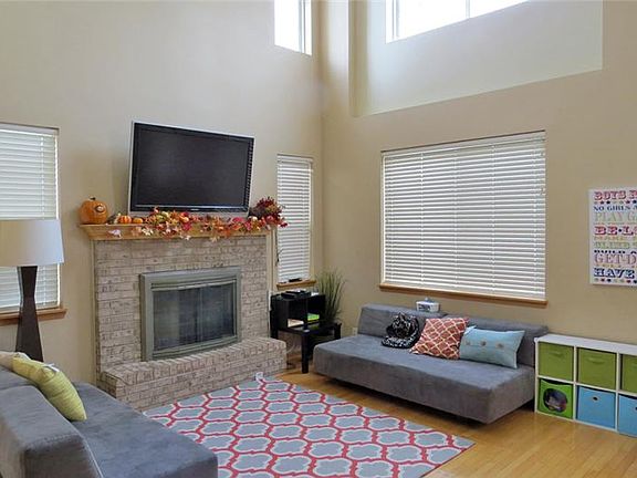 5th image of 339 Robin Glen Ln