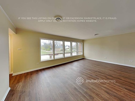 4th image of 113 Nashua St