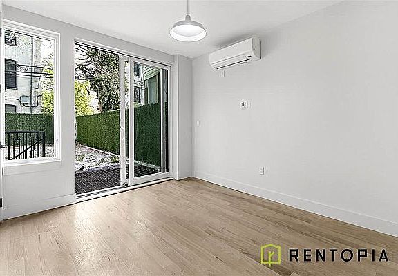 4th image of 922 Dekalb Ave #1R