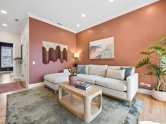 3rd image of 2547 N Clark St APT 2N