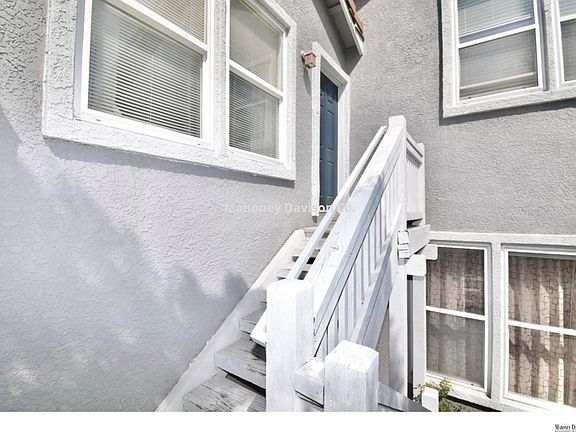 2nd image of 1919 Lansdowne Way