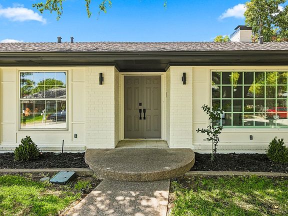 3rd image of 305 Brookview Dr