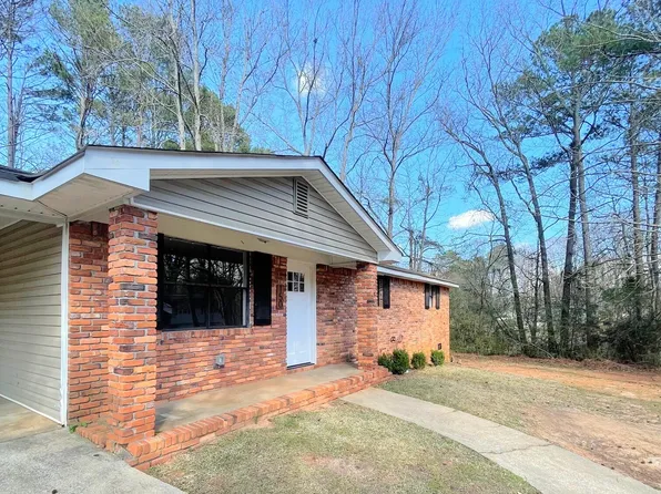 150 S Meadowcliff Cir, Carrollton, GA 30116