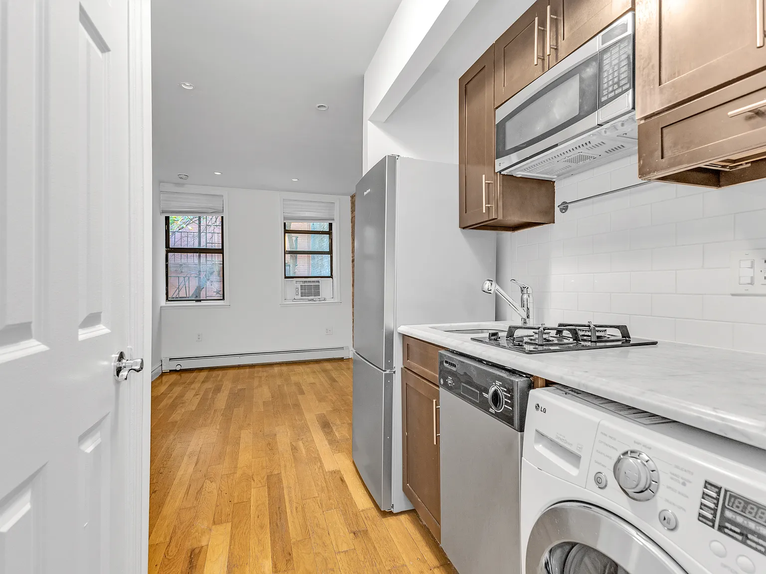 325 East 10th Street — Photo 2