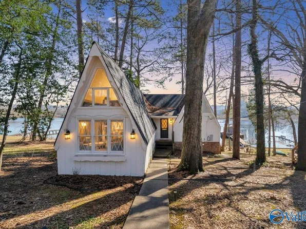 346 Scenic Dr, Hollywood, AL 35752