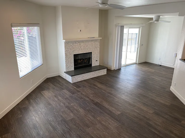 4076 Promontory St — Photo 3