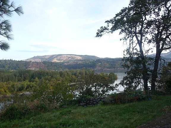 view N frm back yd to Island