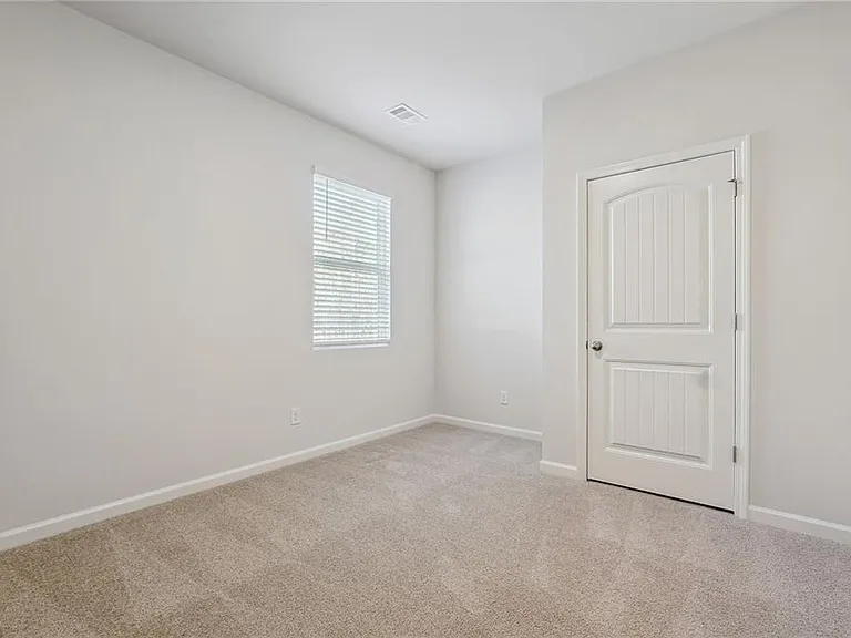 207 Whitewood Dr — Photo 16