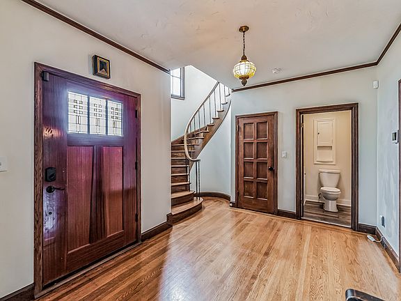 2nd image of 496 Crestlake Dr