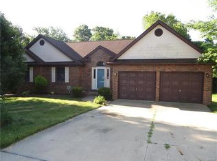 426 Chelsea Ct, Godfrey, IL 62035