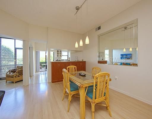 5th image of 1627 Starling Dr #103-3