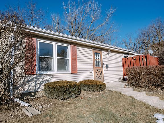 2nd image of 1809 Queensbury Cir