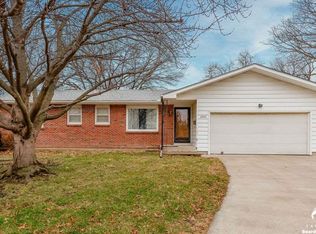 2801 Maine Ct, Lawrence, KS 66046