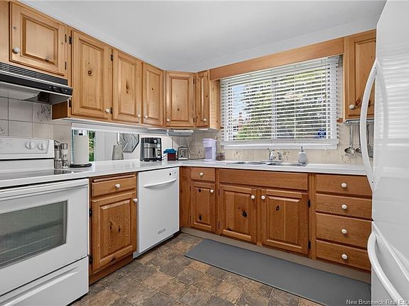 2nd image of 230 Macbeath Ave