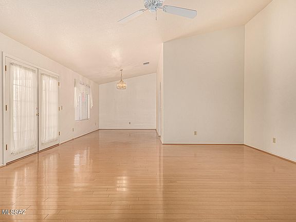 5th image of 9183 E Elderberry St