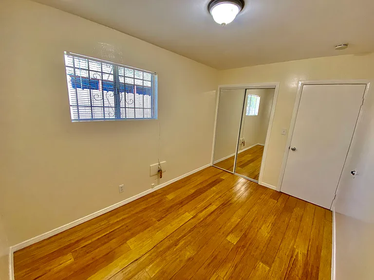 1532 Locust Ave — Photo 8