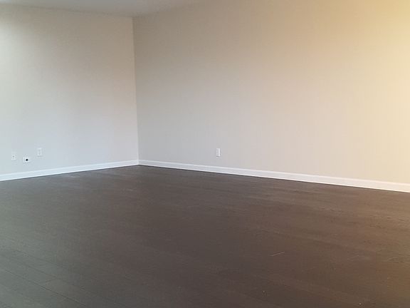 5th image of 148 Greenwich St APT 3A