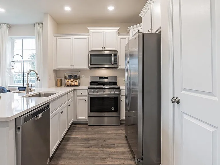 10 Peregrine Way — Photo 59