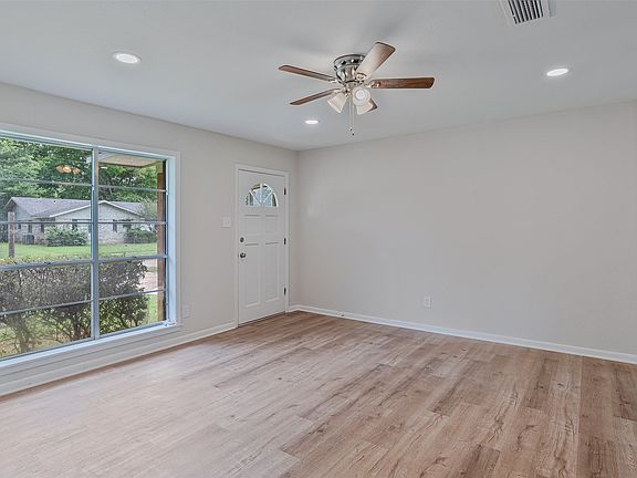 4th image of 4300 Helene St