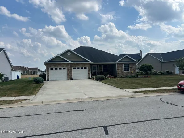 107 Woodbine Dr, Wapakoneta, OH 45895