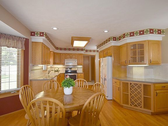 5th image of 4129 Charleston Ave