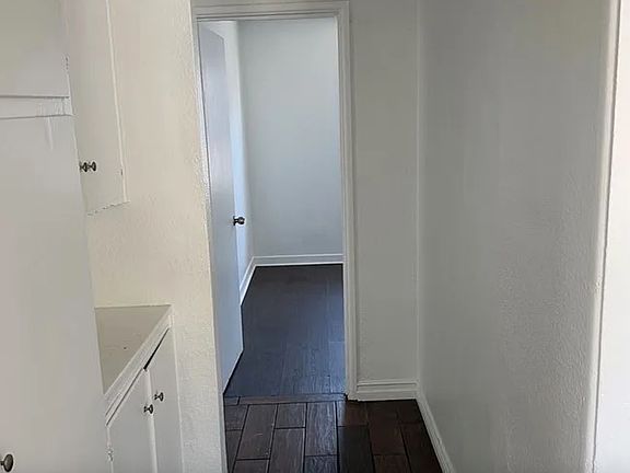 2nd image of 1024 W Reeve St #A