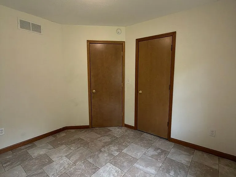 819 Colonial Manor Dr — Photo 17