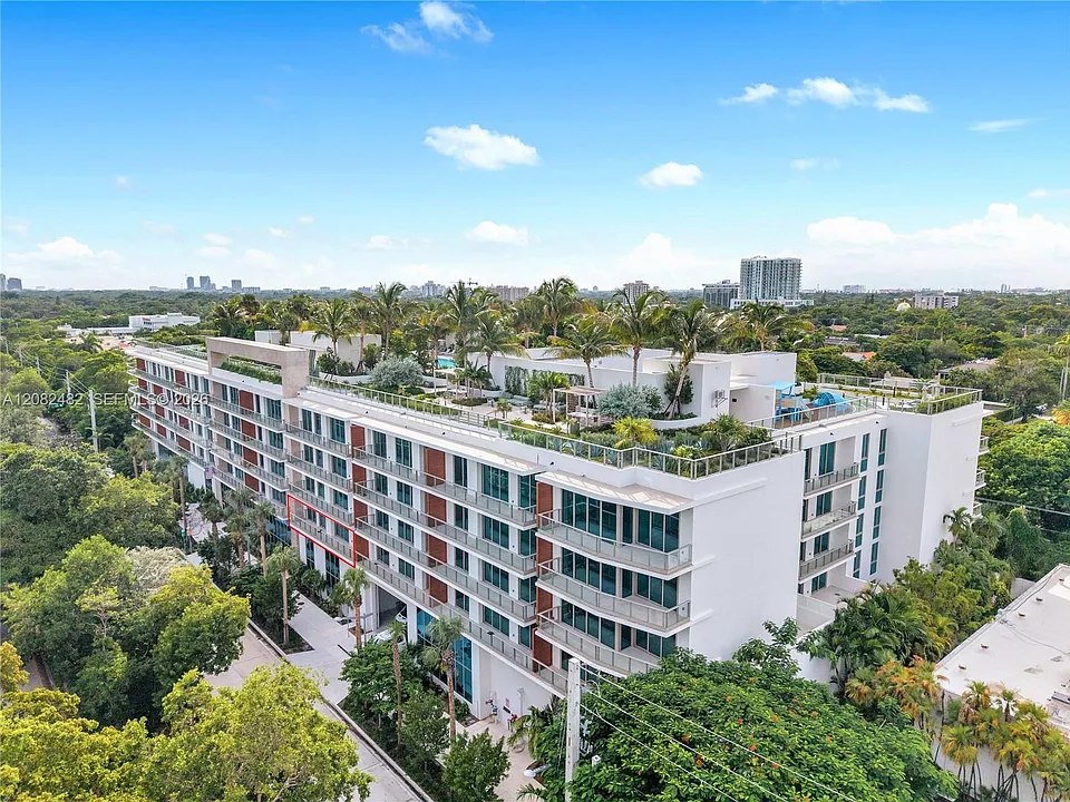 2200 Brickell Ave #202