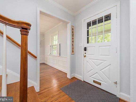 3rd image of 309 Broadmoor Rd