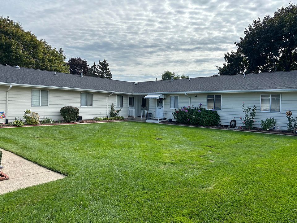 1st image of 5687 Leisure South Dr SE