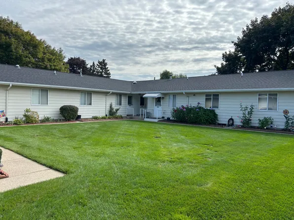 5687 Leisure South Dr SE, Kentwood, MI 49548