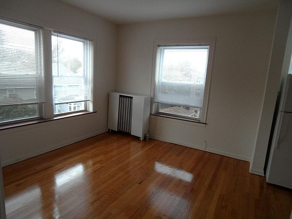 4th image of 6238 N Magnolia Ave #3