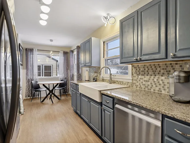 871 Lexington Pkwy S — Photo 9