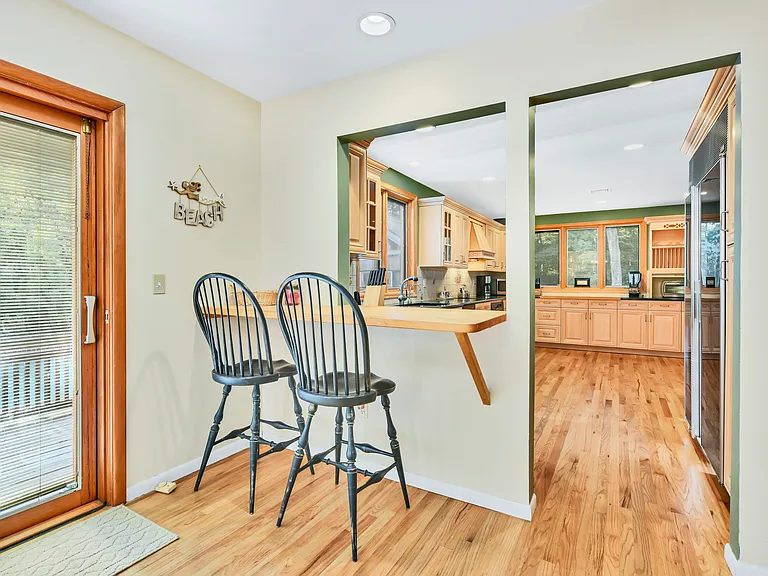 46 Dogwood St — Photo 5