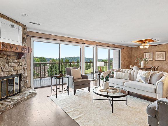 4th image of 4319 Lakeshore Ln #1019