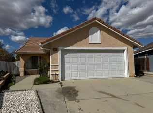 915 Dahlia Ct, Hemet, CA 92545