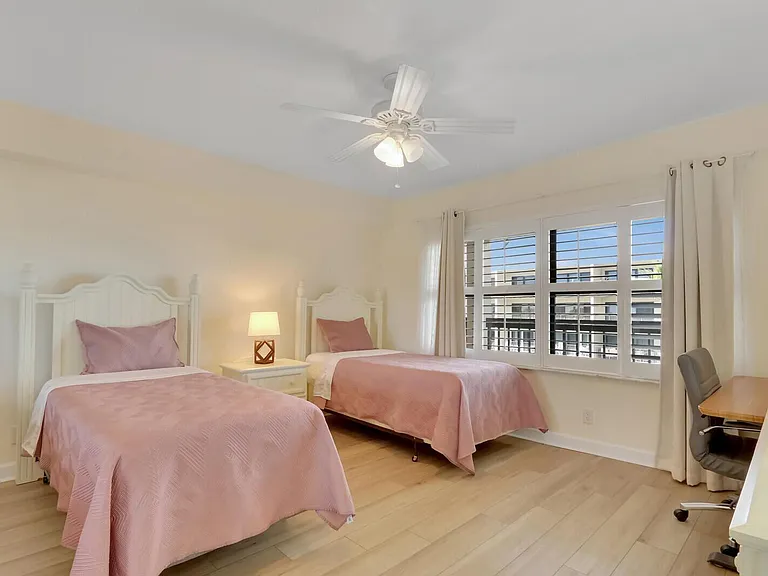 1055 Ocean Dr #403 — Photo 27