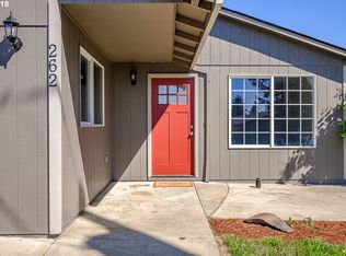 262 NE 2nd St, Willamina, OR 97396