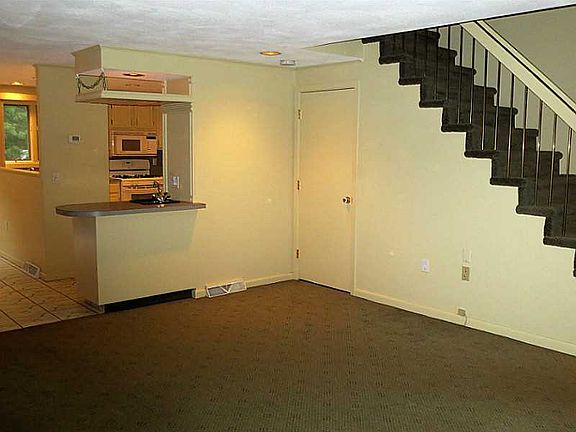 3rd image of 285 Scituate Ave #285C