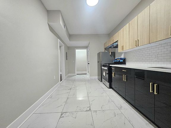 2nd image of 190A N Park St #3O