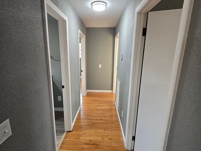 375 Fairfield Dr — Photo 5