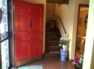 114 W Hillside Ave, Barrington, IL 60010