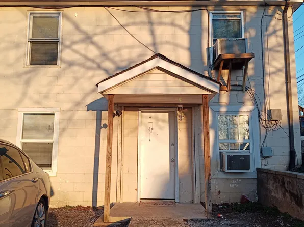 917 Woodland St #1/2, Clarksville, TN 37040