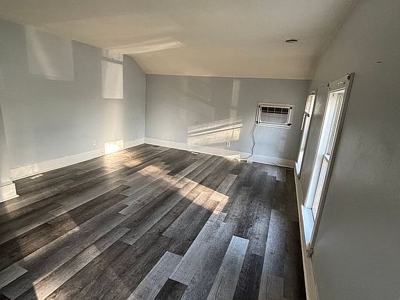 3rd image of 1322 5th Ave S APT 2