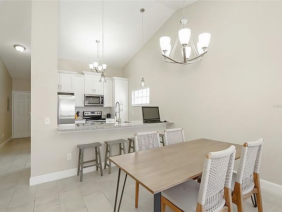 4th image of 2129 Elm St APT 205